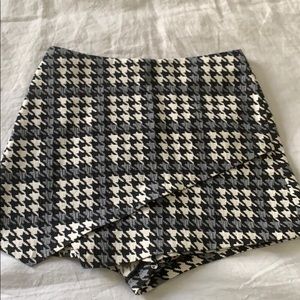 EUC Topshop Houndstooth Skort